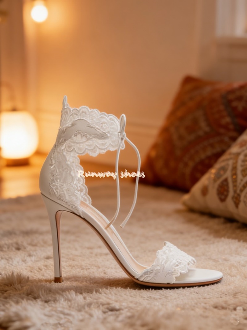 Lace Fabric Lace Single Buckle - Embroidery White recensione e prezzo