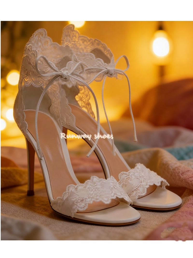 Lace Fabric Lace Single Buckle - Embroidery White recensione e prezzo