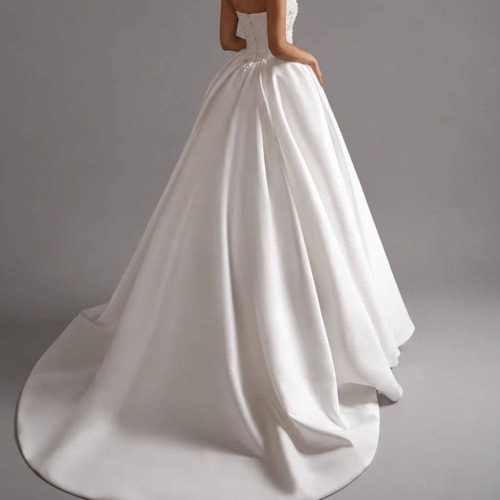 Customized Elegant Wedding Dre - Embroidery Online Design recensione e prezzo