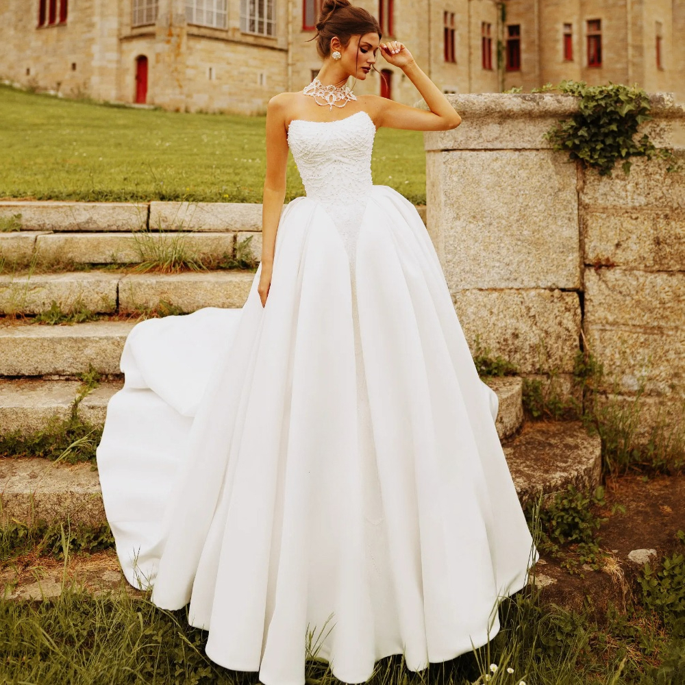 Customized Elegant Wedding Dre - Embroidery Online Design recensione e prezzo