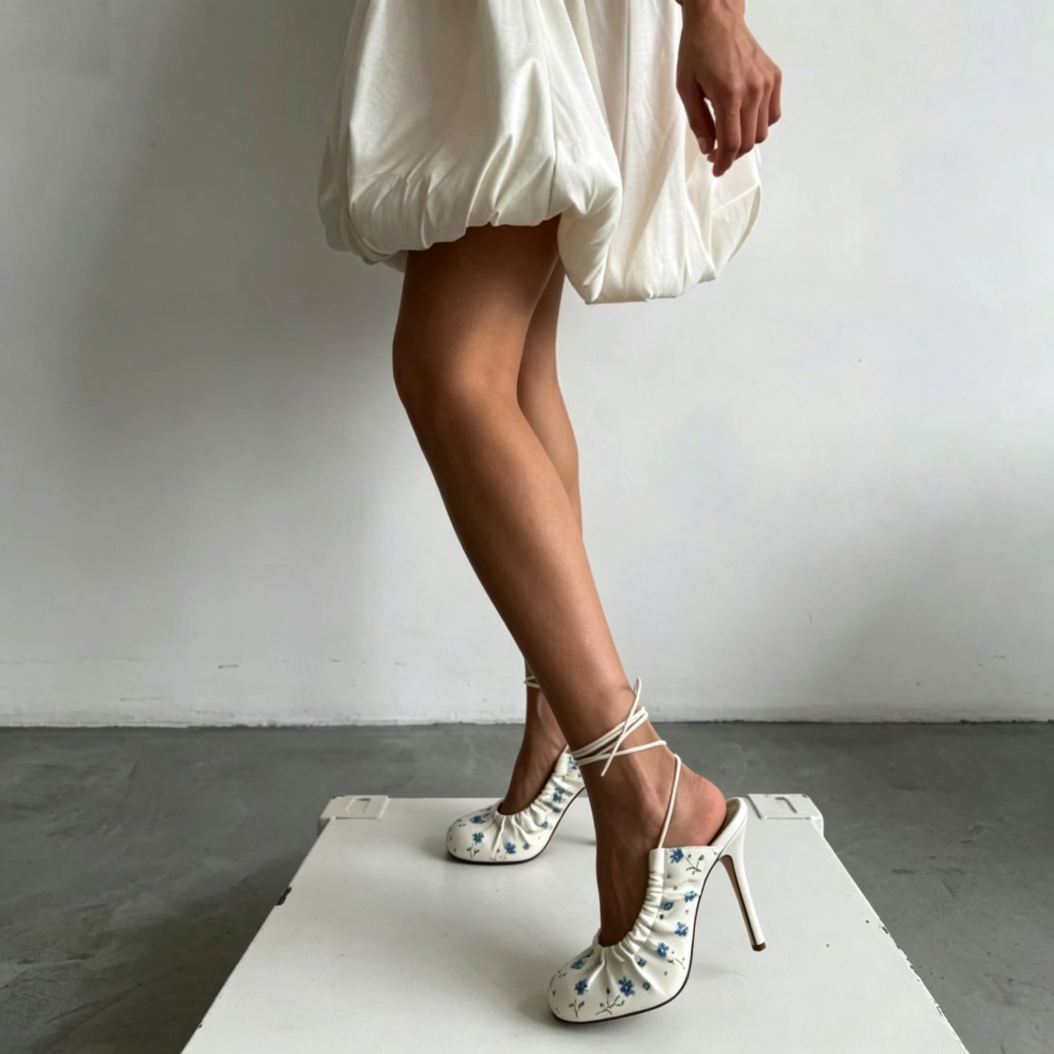 Women's 2026 new in blue flowe - Embroidery White recensione e prezzo