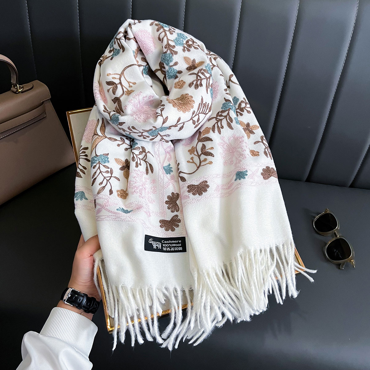 New Winter Warm Cashmere Scarf - Embroidery Pashmina recensione e prezzo
