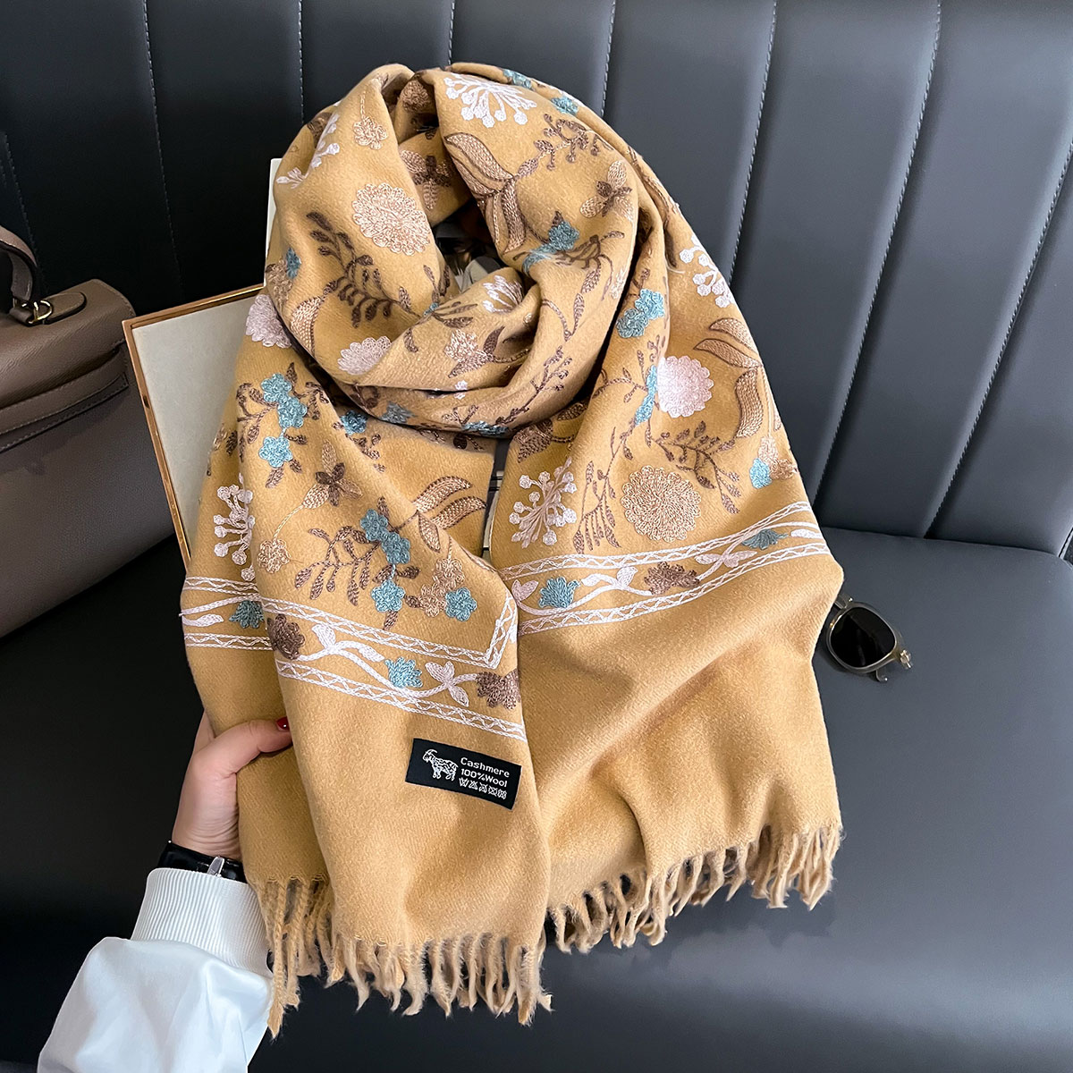New Winter Warm Cashmere Scarf - Embroidery Pashmina recensione e prezzo