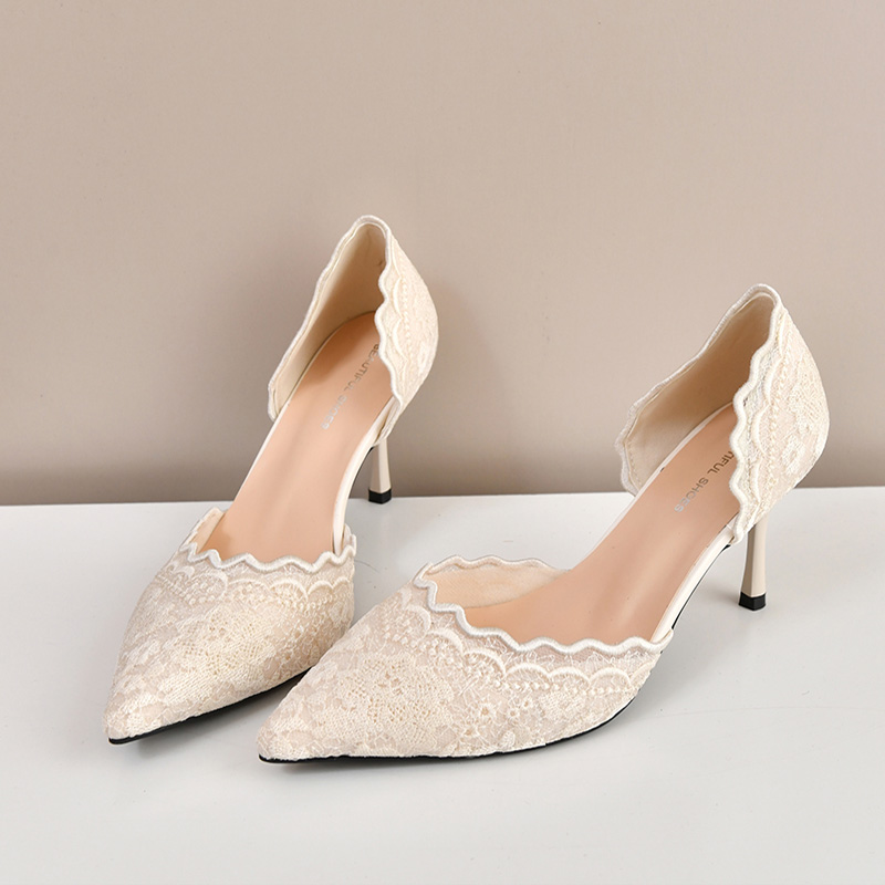 Luxury Red White Lace Embroide - Embroidery In The Piece recensione e prezzo