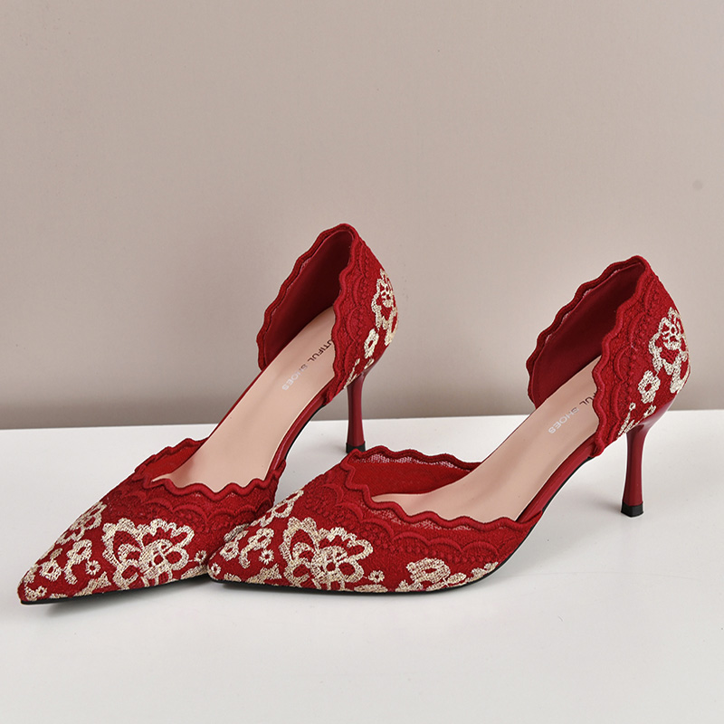 Luxury Red White Lace Embroide - Embroidery In The Piece recensione e prezzo