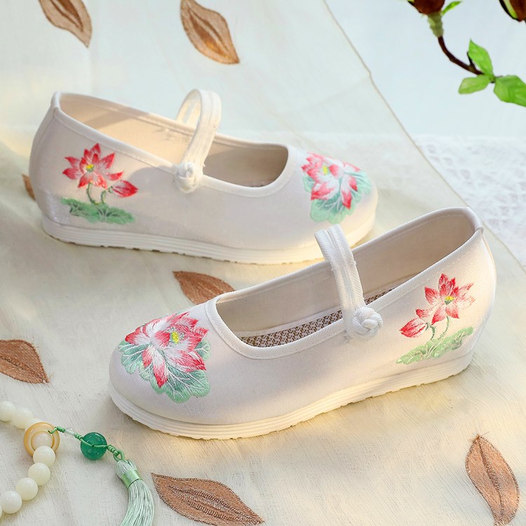 2026 Women's White & Green Lot - Embroidery White recensione e prezzo
