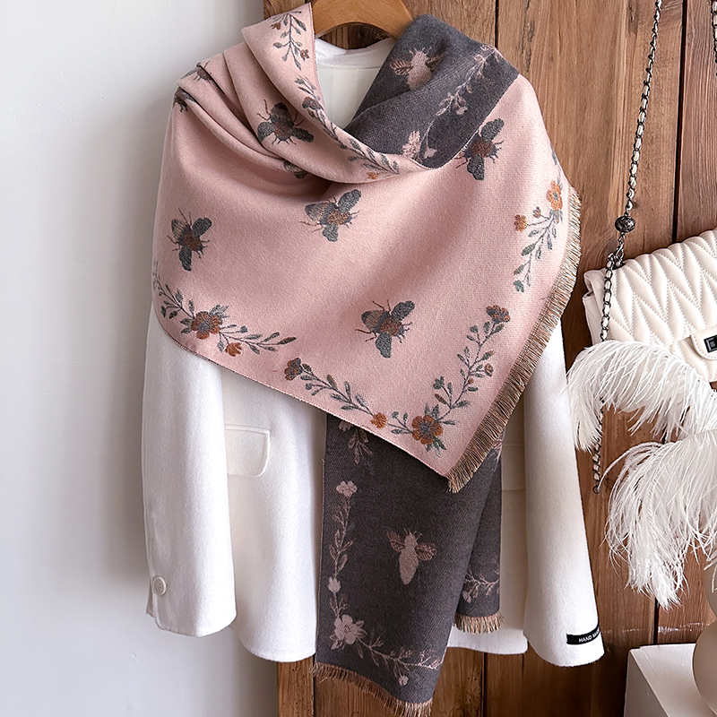 2025 New Brand Little Bee Flow - Embroidery Pashmina recensione e prezzo
