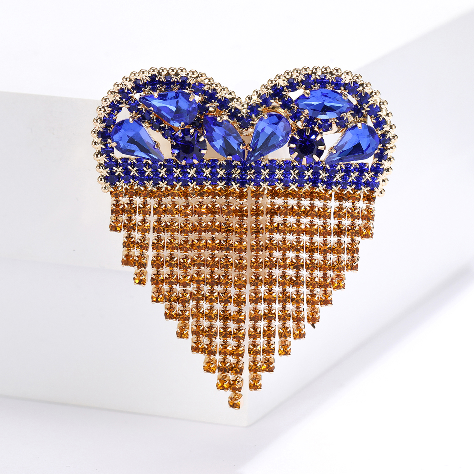 Stylish Rhinestone Love Brooch - Embroidery Wallet recensione e prezzo