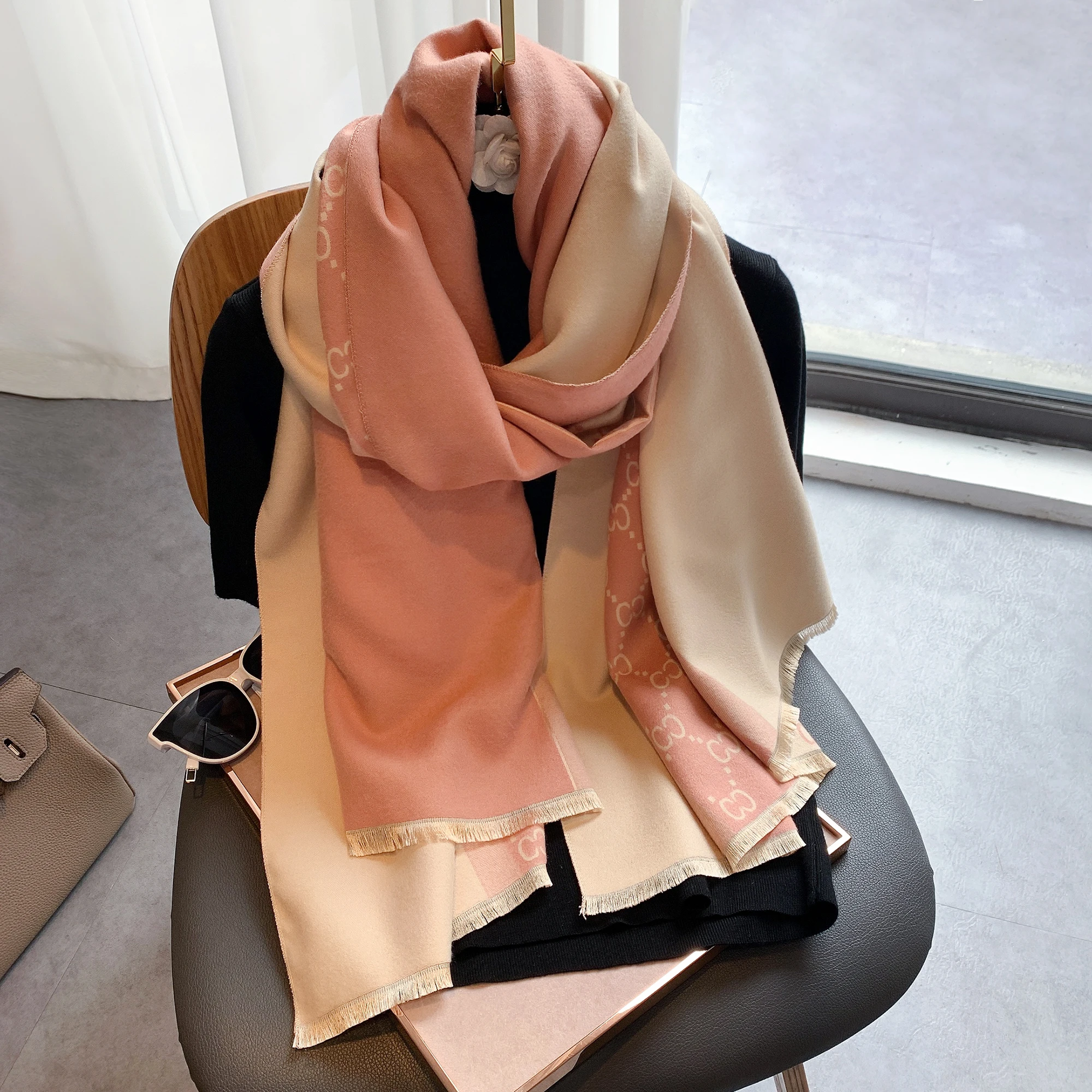 2025 Autumn and Winter New Eur - Embroidery Pashmina recensione e prezzo