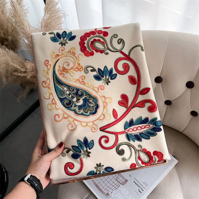 2024 Fashion Scarf Winter Thic - Embroidery Pashmina recensione e prezzo