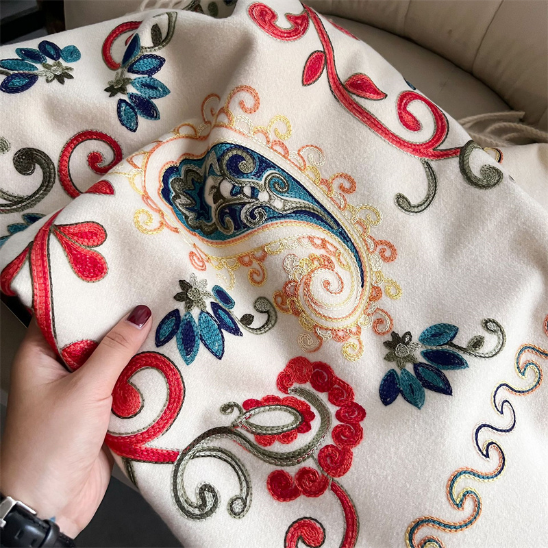2024 Fashion Scarf Winter Thic - Embroidery Pashmina recensione e prezzo