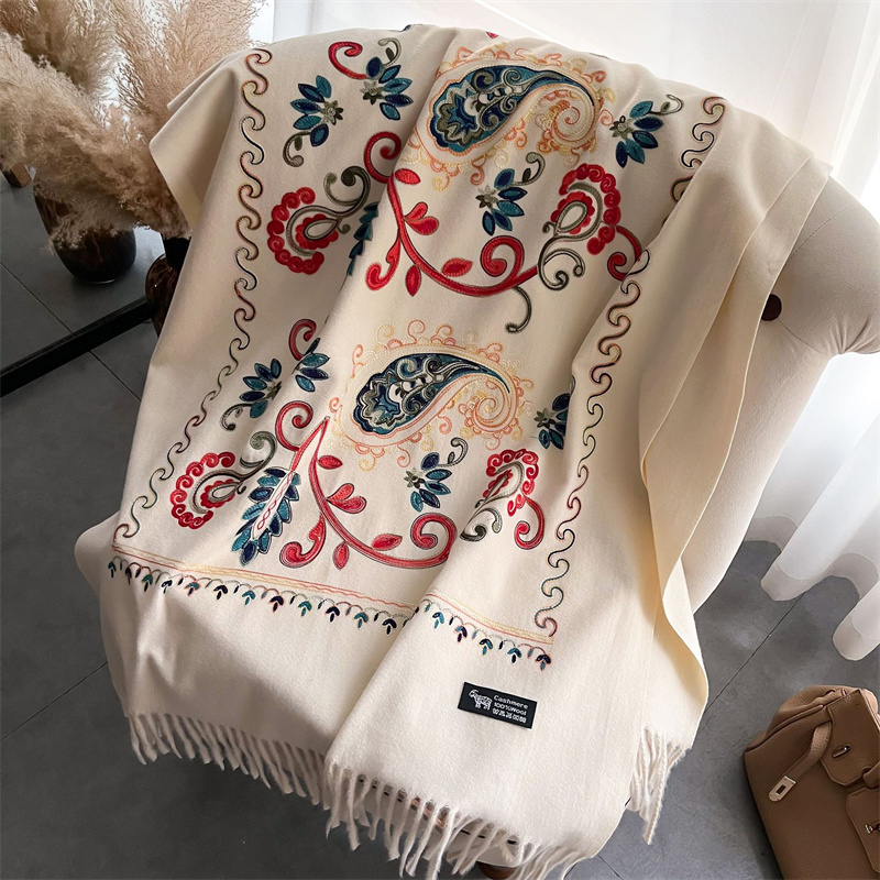 2024 Fashion Scarf Winter Thic - Embroidery Pashmina recensione e prezzo