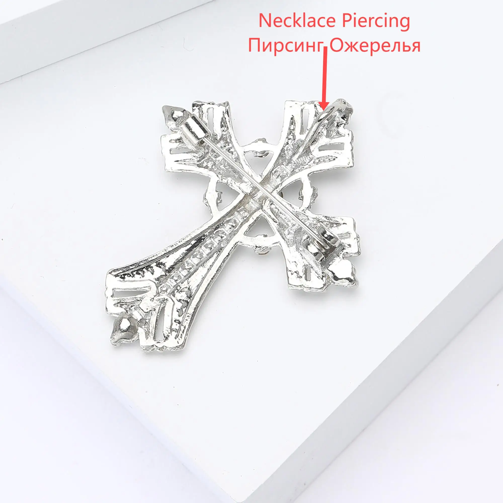 Light Luxury Cross Brooch for  - Embroidery Jesus recensione e prezzo