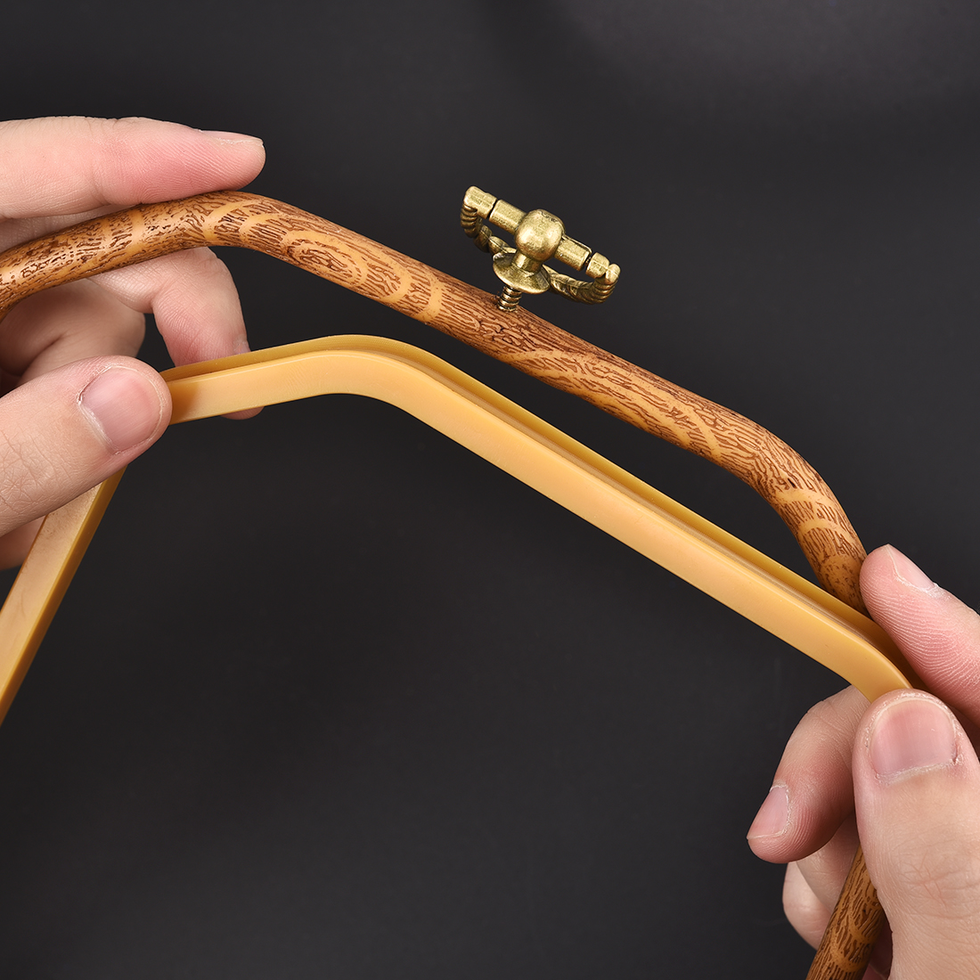 Imitated Wood Round,Oval Diffe - Embroidery Hoop Stand recensione e prezzo