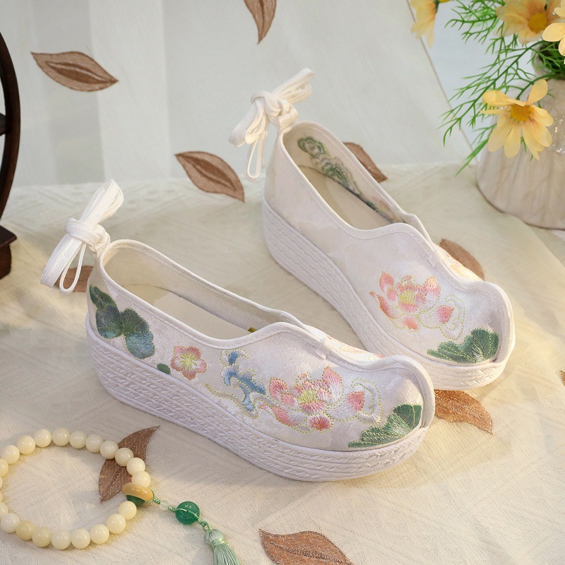 2026 Women's White Lotus Embro - Embroidery White recensione e prezzo