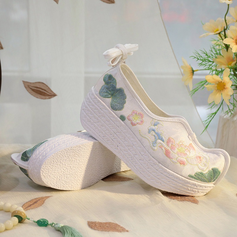 2026 Women's White Lotus Embro - Embroidery White recensione e prezzo