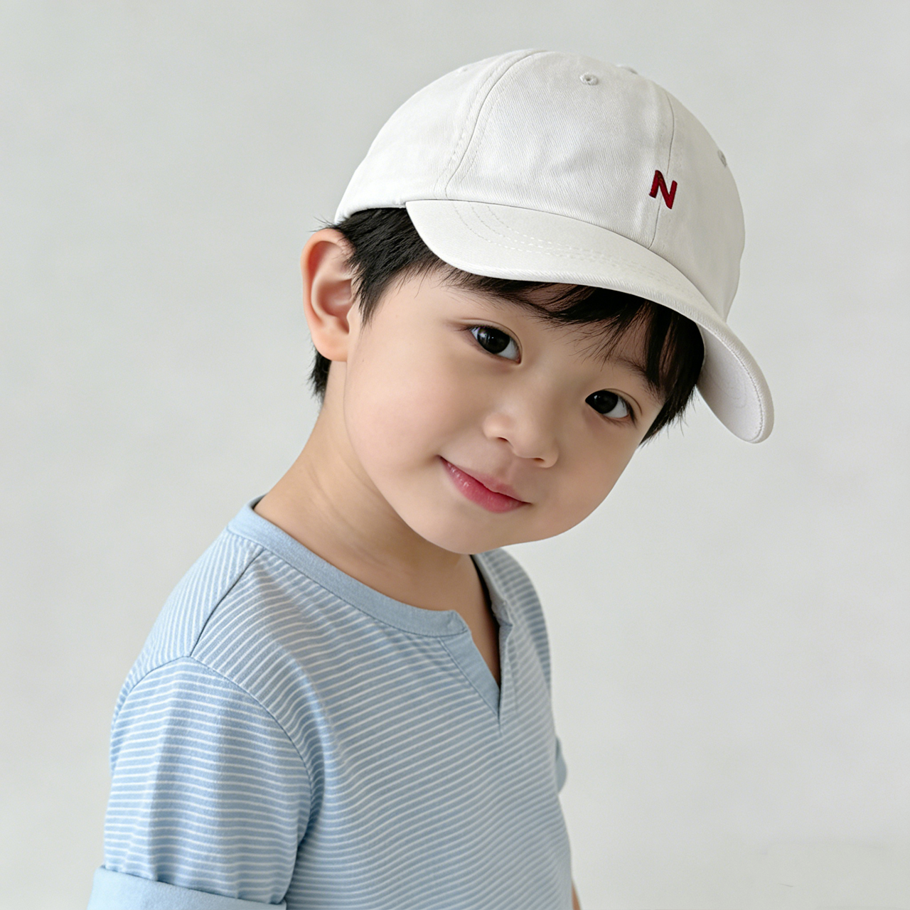 N-Letter Baby Peaked Hat Solid - Embroidery Letter N recensione e prezzo