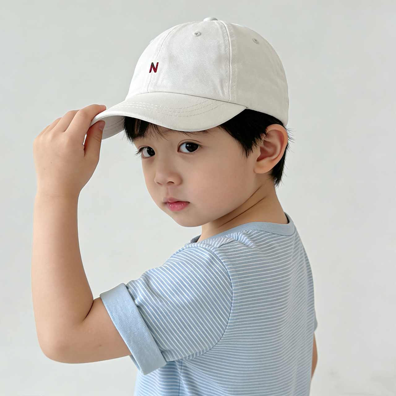 N-Letter Baby Peaked Hat Solid - Embroidery Letter N recensione e prezzo
