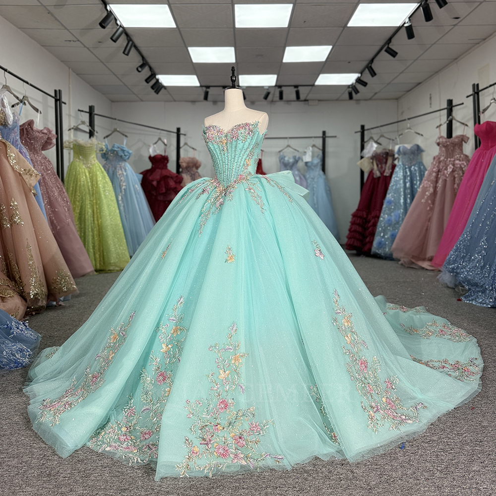 Classic Strapless Quinceanera  - Embroidery Organza recensione e prezzo