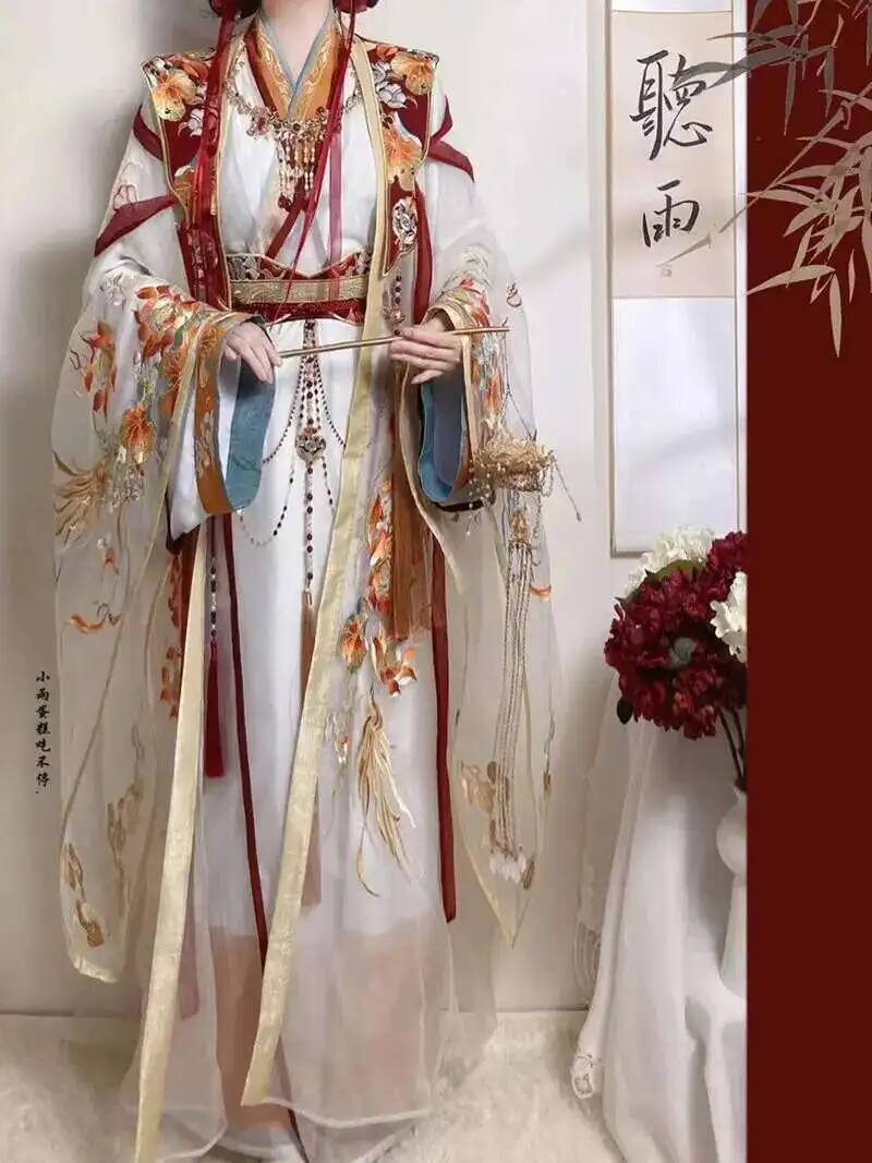 Ming Dynasty Hanfu Embroidery  - Embroidery Set recensione e prezzo